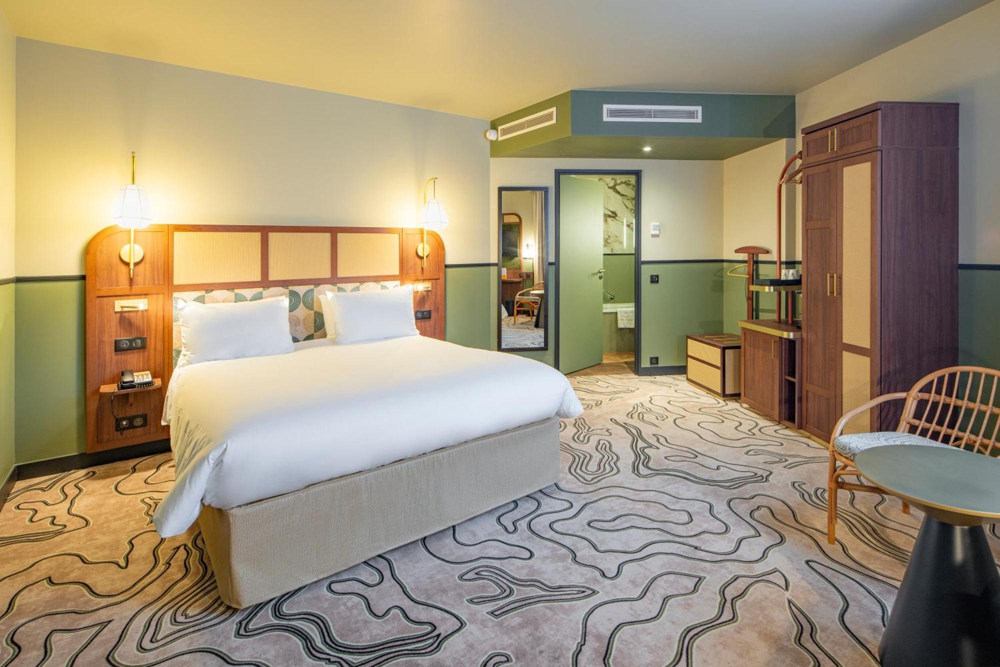 Voco Paris - Porte De Clichy By Ihg Екстериор снимка