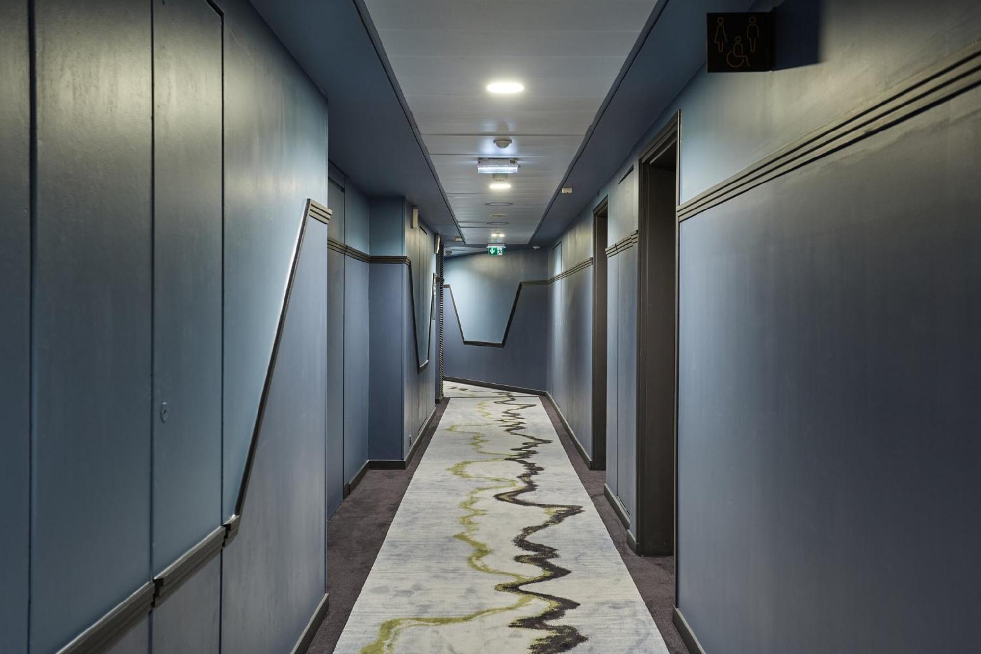 Voco Paris - Porte De Clichy By Ihg Екстериор снимка
