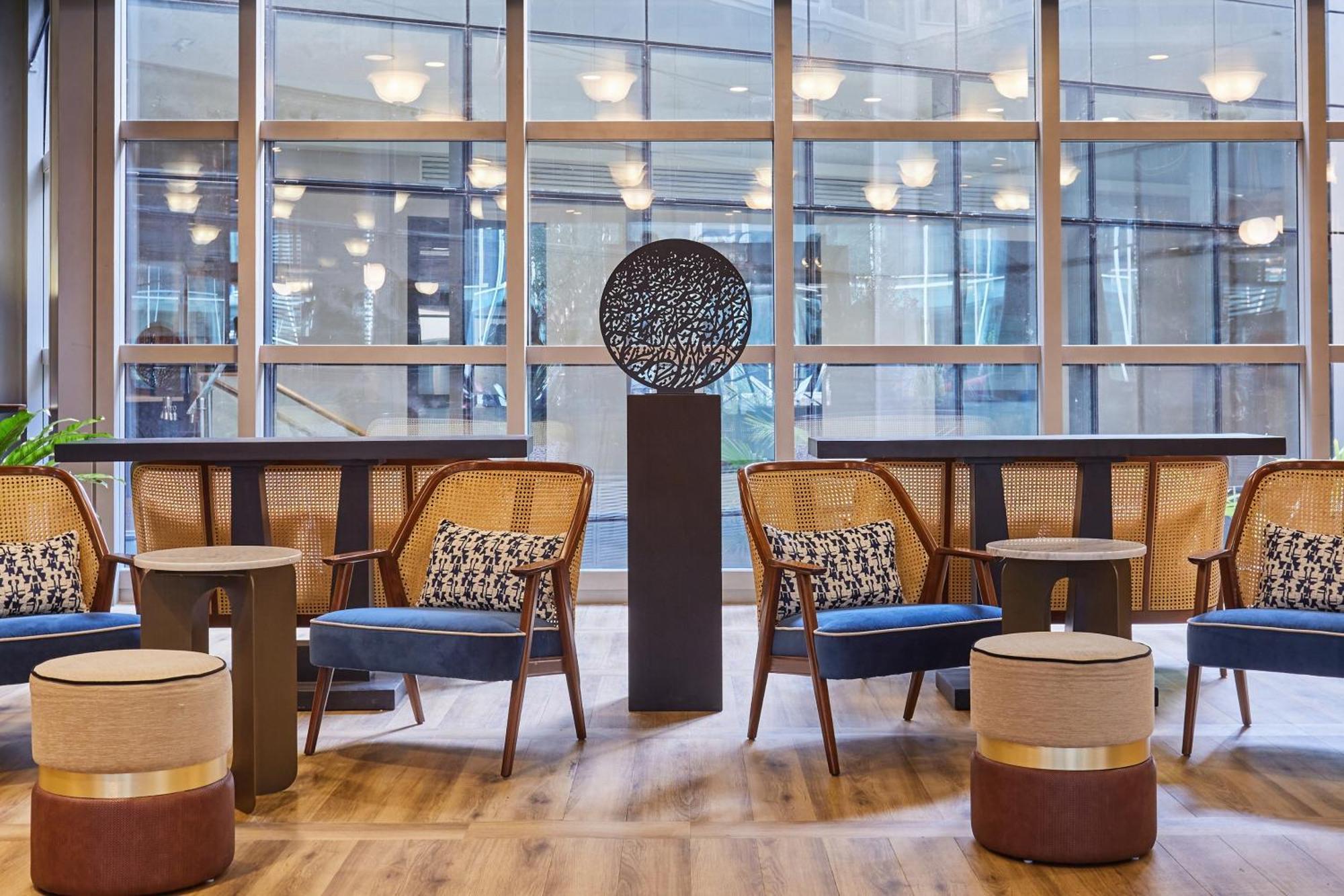 Voco Paris - Porte De Clichy By Ihg Екстериор снимка
