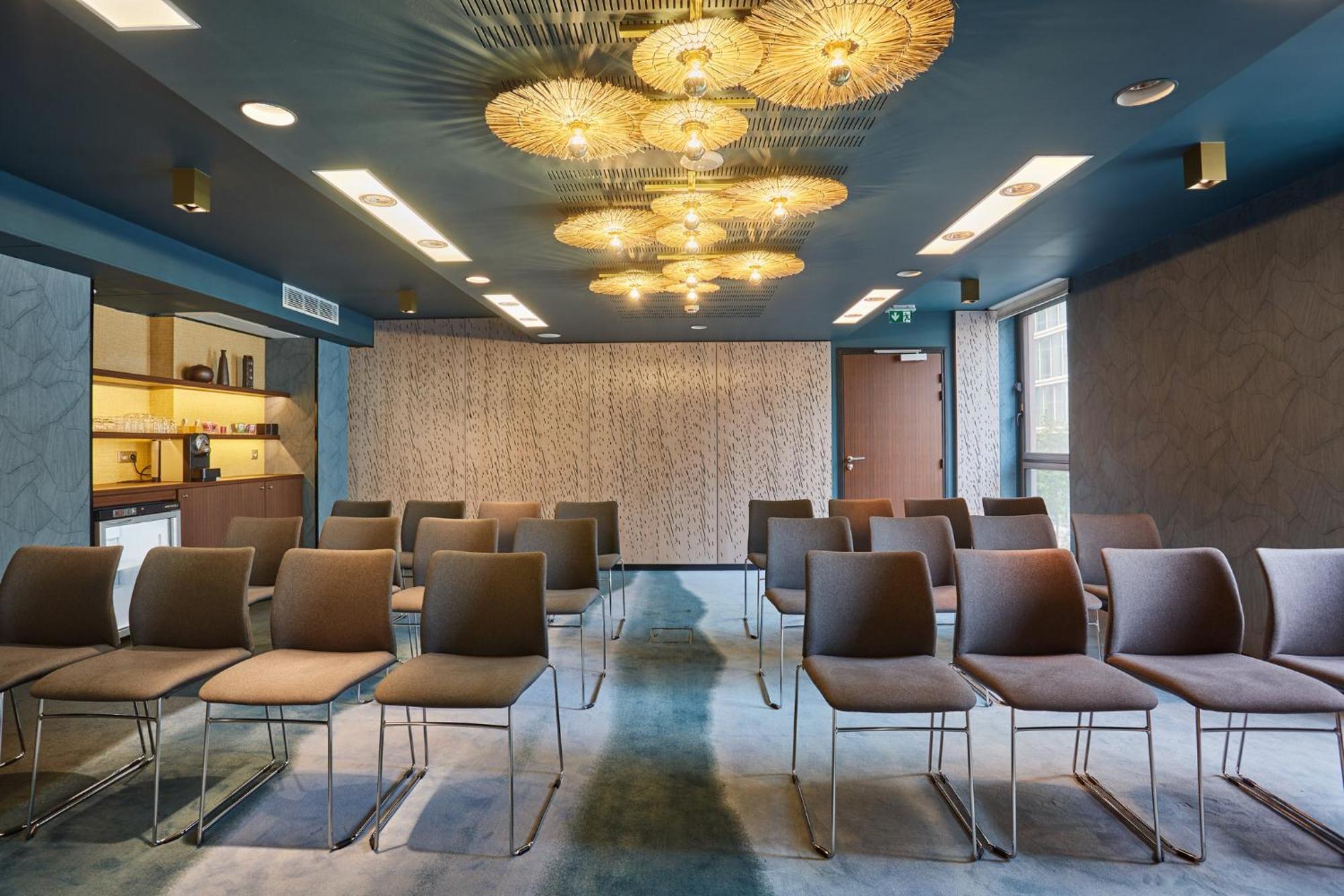 Voco Paris - Porte De Clichy By Ihg Екстериор снимка