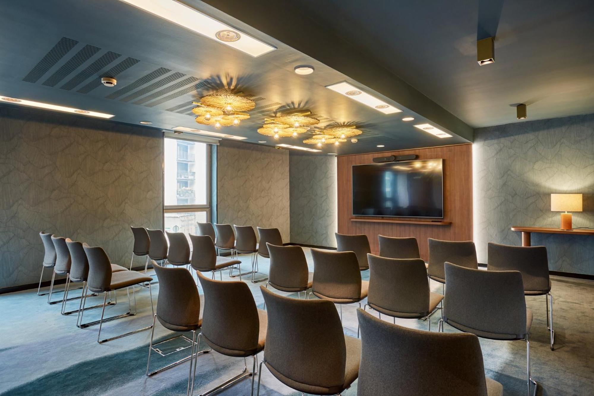 Voco Paris - Porte De Clichy By Ihg Екстериор снимка