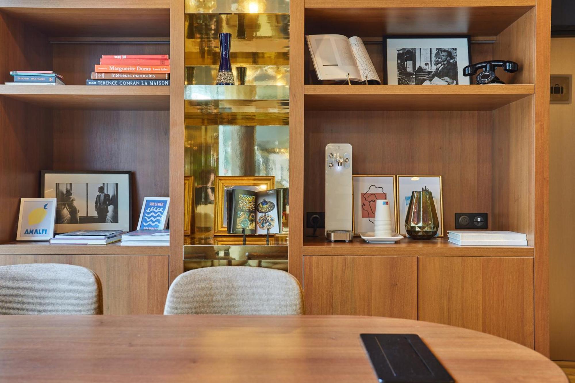 Voco Paris - Porte De Clichy By Ihg Екстериор снимка
