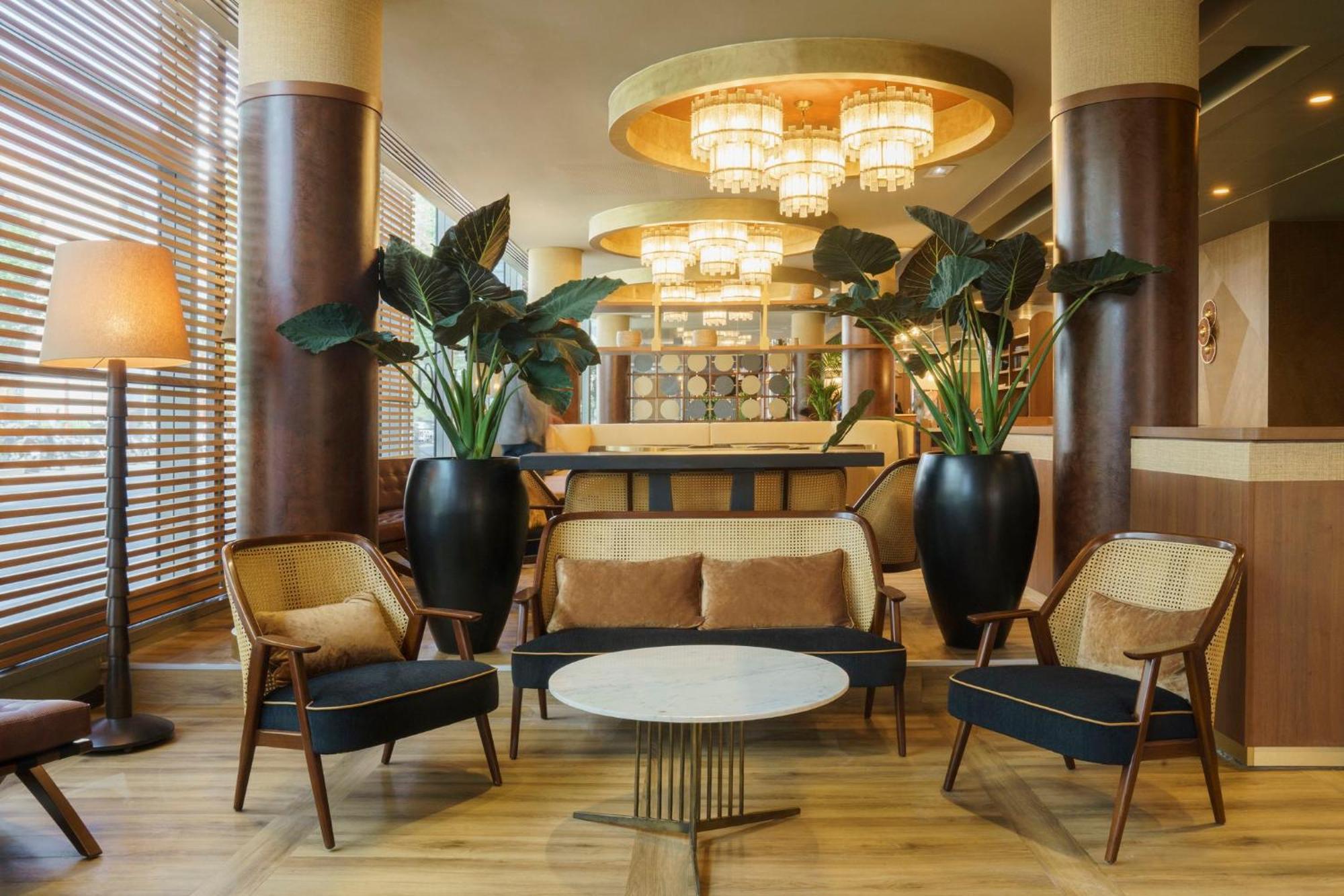 Voco Paris - Porte De Clichy By Ihg Екстериор снимка