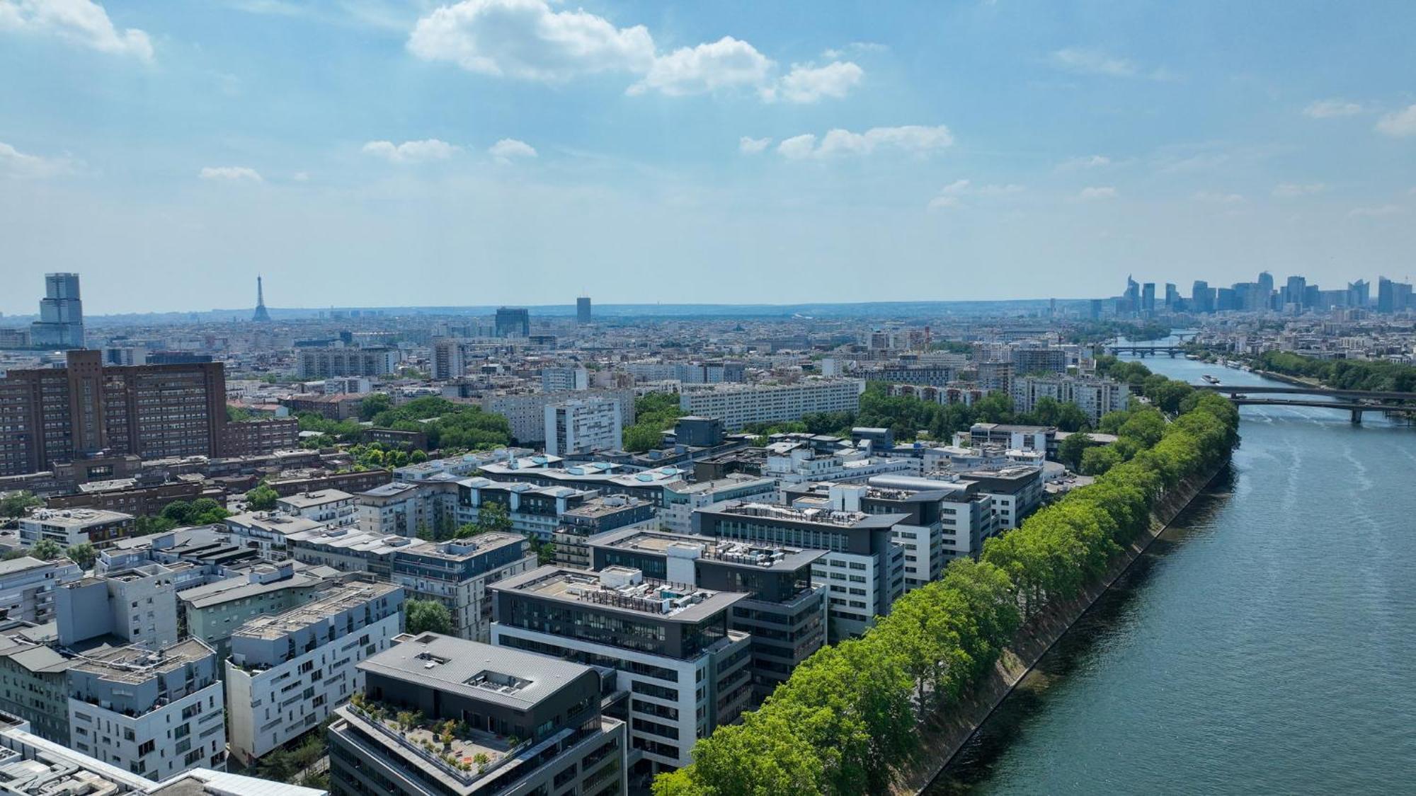 Voco Paris - Porte De Clichy By Ihg Екстериор снимка